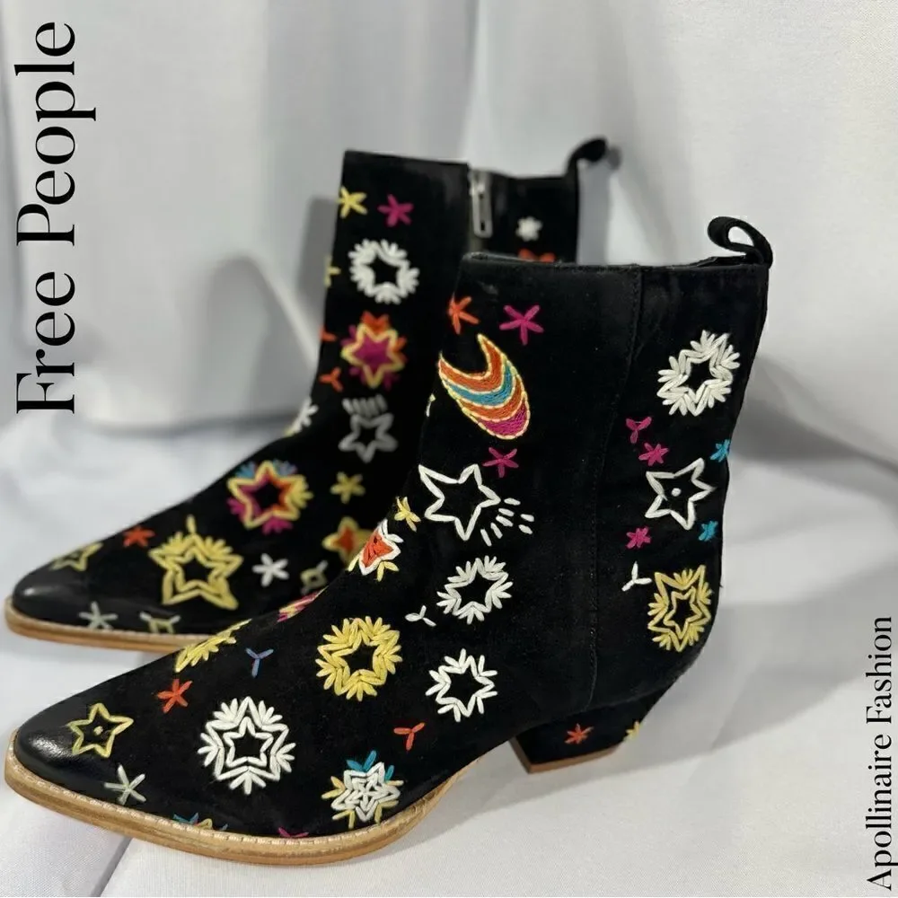 FREE PEOPLE BOWERS ANKLE BOOTS IN BLACK EMBROIDERED FLORAL SIZE 38.5 NWT